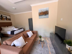 Waterkloof La Creme Apartment Unit 1